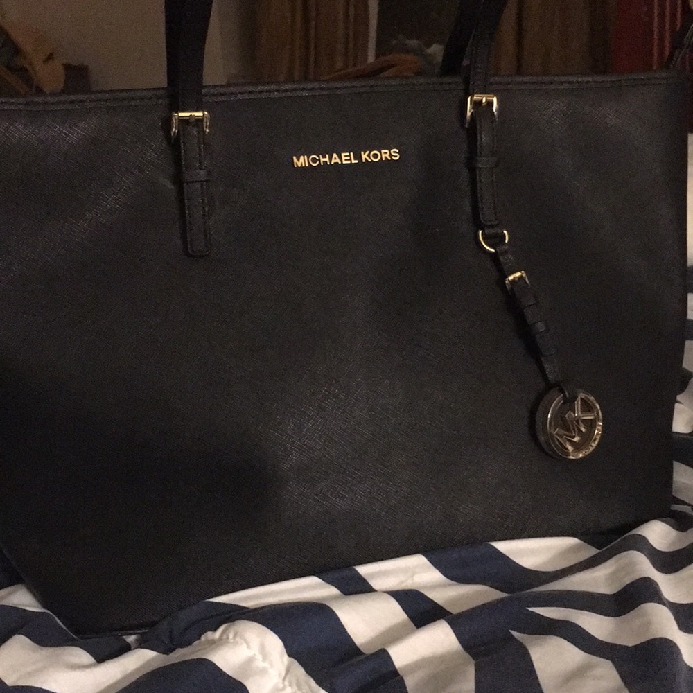 Michael kors hand bag black